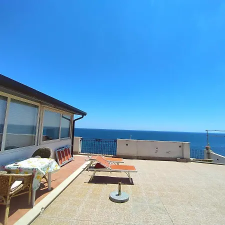 Con Terrazzo Sul Mare Teocle