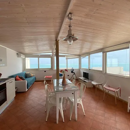 Con Terrazzo Sul Mare Teocle Apartamento *
