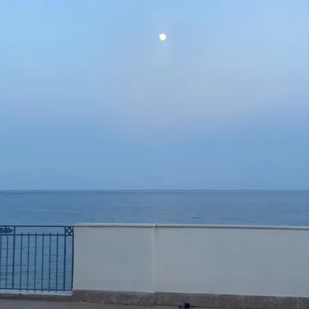 Daire Con Terrazzo Sul Mare Teocle