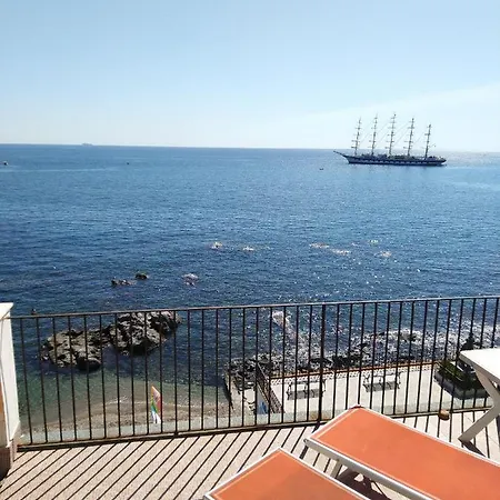 Con Terrazzo Sul Mare Teocle 贾迪尼-纳克索斯
